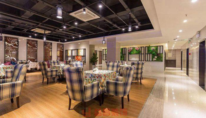 西餐廳設計之家具餐具
