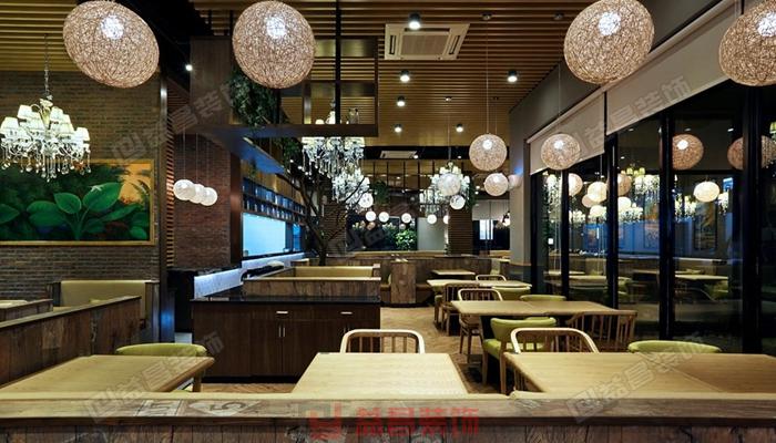 要點三：咖啡店裝修之落地燈